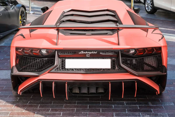 Dubai Emirados Árabes Unidos Fevereiro 2018 Lamborghini Estacionamento Carro Desportivo — Fotografia de Stock