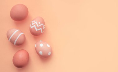 Birçok arka plan olarak, üstten görünüm Paskalya yumurtaları dekore edilmiştir. Festival geleneği