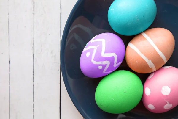 Many decorated Easter eggs as background, top view. Festive tradition — Stock Photo, Image