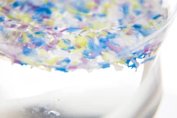 microplastic şişe su kontamine