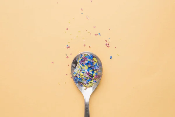 su kirliliği ve toprak microplastic.