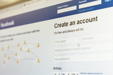 Ufa, Rusya. 15 Şubat 2019: resmi Facebook sitesi, monitör ekranında ana sayfası, ifade odaklanın bir hesap oluştur