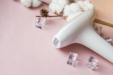 vücut, bacaklar, koltuk altı ve bikini bölgesinde epilasyon için fotoğraf epilatör