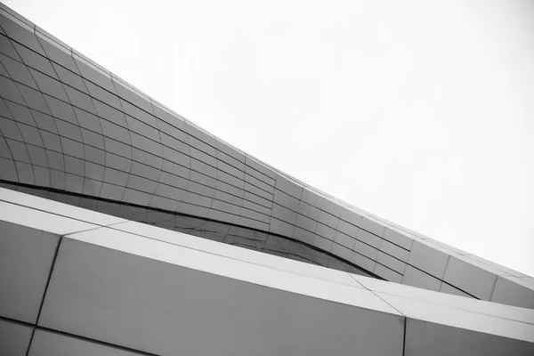 Arquitetura Branca Fundo Circular. Design de edifício moderno. Formas curvas abstratas. vidro e concreto — Fotografia de Stock