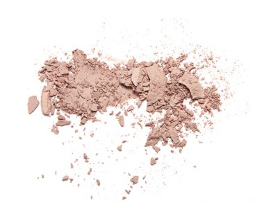 Beyaz arka plan üzerinde izole kırık bej toz