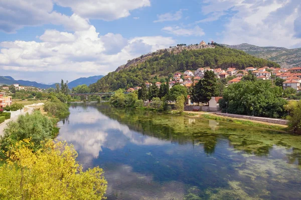 Malebné Letní Krajina Starobylé Město Břehu Řeky Bosna Hercegovina Trebinje — Stock fotografie