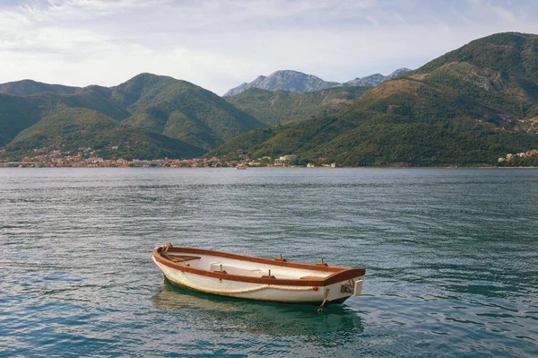 Beautiful Mediterranean Landscape Mountains Sea One Fishing Boat Water Montenegro — Stock Photo, Image