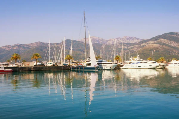 Hermoso Paisaje Mediterráneo Otoño Vista Del Puerto Deportivo Porto Montenegro — Foto de Stock