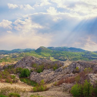Güzel dağ manzarası. Karadağ, bahar bakış Lovcen Milli Parkı