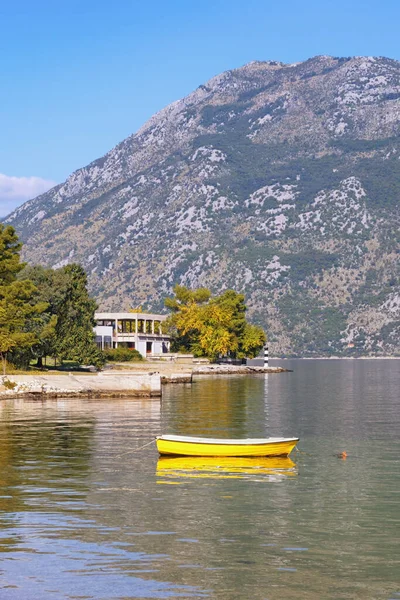 Φθινόπωρο Μεσογειακό Τοπίο Μαυροβούνιο Αδριατική Θάλασσα Ακτή Του Κόλπου Kotor — Φωτογραφία Αρχείου