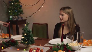 Noel 'i birlikte kutlayan aile