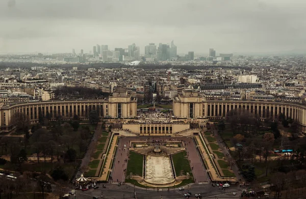 Palais de Chaillot látható az Eiffel-torony — Stock Fotó