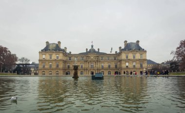 Kışın Luxemburg Sarayı