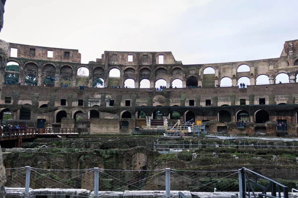 Vista interior del Coliseo Romano — Foto de Stock