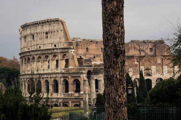 Vue extérieure du Colisée romain — Photo