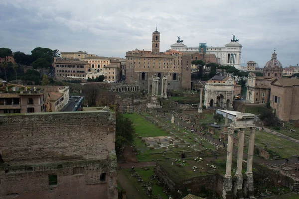 Roma 'nın anıtsal merkezinin binaları — Stok fotoğraf