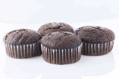 ev yapımı kekler beyaz zemin üzerine izole kapatmak