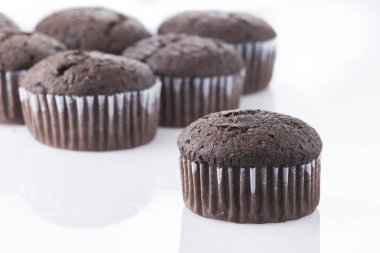 ev yapımı kekler beyaz zemin üzerine izole kapatmak