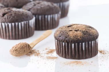 ev yapımı kekler beyaz zemin üzerine izole kapatmak