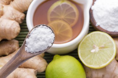 zencefil, limon ve masaya pişirme