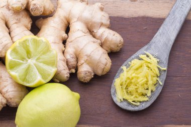 zencefil ve limon yukarıda da görüleceği masada