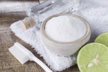 Pişirme soda ve limon ahşap tablo