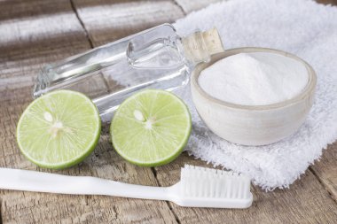 Pişirme soda ve limon ahşap tablo