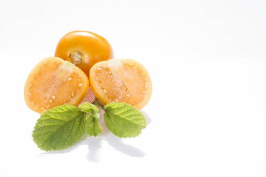 Cape bektaşi üzümü meyve, beyaz arka plan üzerinde uvilla