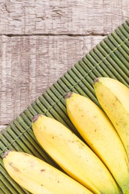 ahşap masa (Musa paradisiaca Muz meyve).