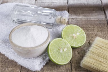 Pişirme soda ve limon ahşap tablo