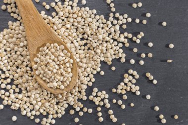 Quinoa fasulye rustik ahşap kase