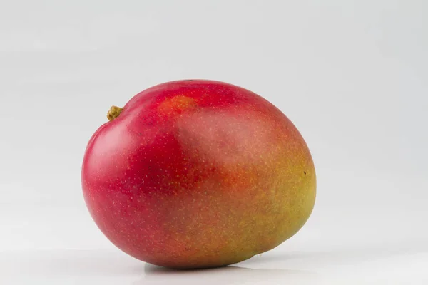 Fruto Mango Aislado Sobre Fondo Blanco — Foto de Stock