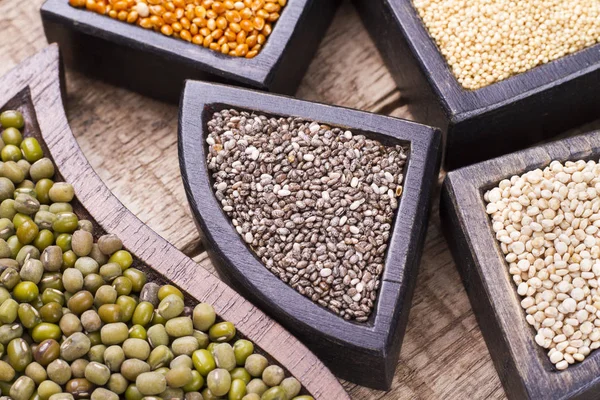 Süper glutensiz gıdalar taneleri: amaranth, chia, quinoa, darı