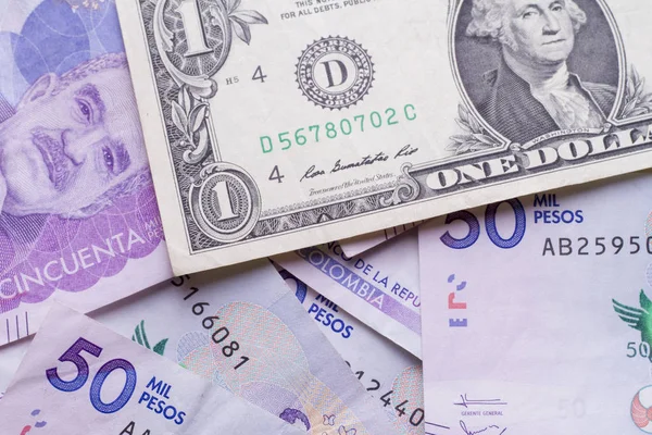 dolar üzerinden Kolombiyalı peso