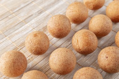 Masada börekler, tipik Kolombiya yemekleri, yakın plan görüntü.