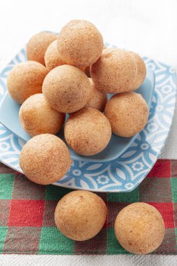 Masada börekler, tipik Kolombiya yemekleri, yakın plan görüntü.