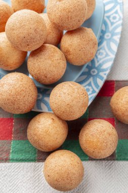 Masada börekler, tipik Kolombiya yemekleri, yakın plan görüntü.