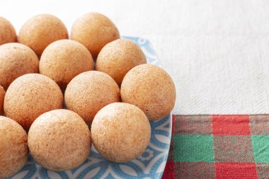 Masada börekler, tipik Kolombiya yemekleri, yakın plan görüntü.