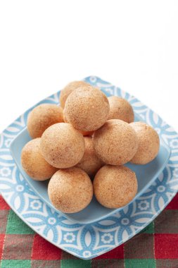 Masada börekler, tipik Kolombiya yemekleri, yakın plan görüntü.