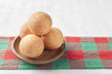 Masada börekler, tipik Kolombiya yemekleri, yakın plan görüntü.