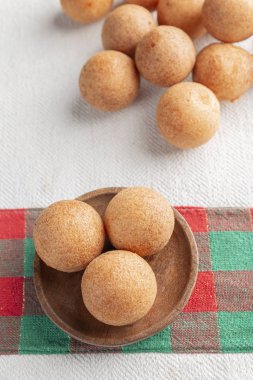 Masada börekler, tipik Kolombiya yemekleri, yakın plan görüntü.