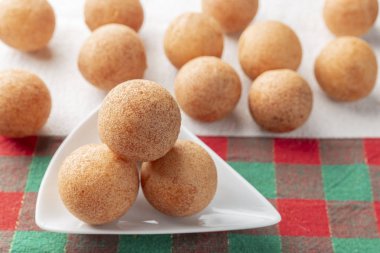 Masada börekler, tipik Kolombiya yemekleri, yakın plan görüntü.