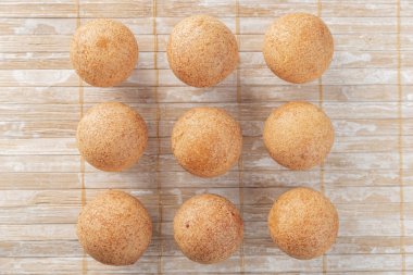 Masada börekler, tipik Kolombiya yemekleri, yakın plan görüntü.