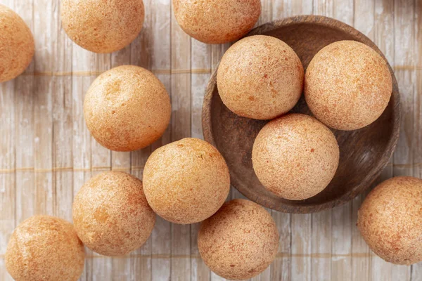 Masada börekler, tipik Kolombiya yemekleri, yakın plan görüntü.