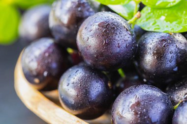 Egzotik ve lezzetli Jaboticaba meyveleri, Amazon kökenli bir meyve, imaj