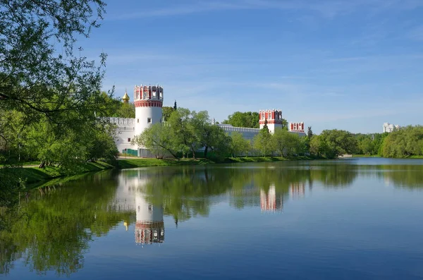 Spring View Novodevichy Monastery Pond Moscow City Russia — Stock Photo, Image