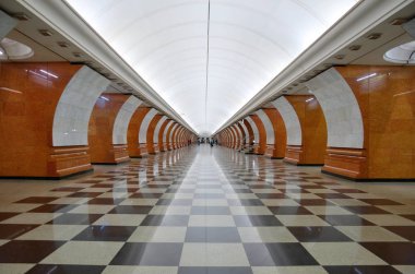 Moskova, Rusya - 3 Mayıs 2018: Park Pobedy metro istasyonu