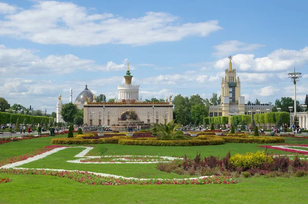 Moscú Rusia Junio 2018 Hermoso Diseño Paisajístico Complejo Exposiciones Vdnh —  Fotos de Stock