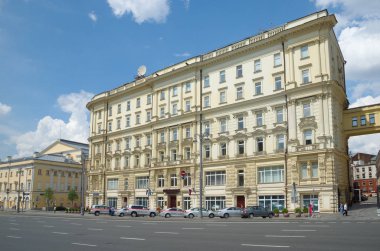 Moskova, Rusya - 16 Temmuz 2018: Teatralny proezd, 3. Eski konut ve merkezi hamamları Khludovs, 1889. Rusya Acil Durumlar Bakanlığı