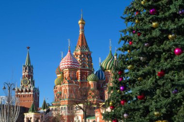 Aziz Basil Katedrali ve yeni yılda, Moskova, Rusya Moskova Kremlin işçinin kulenin görünümünü